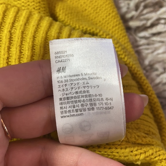 H&M Yellow Cropped Knit Sweater - Picture 5 of 5